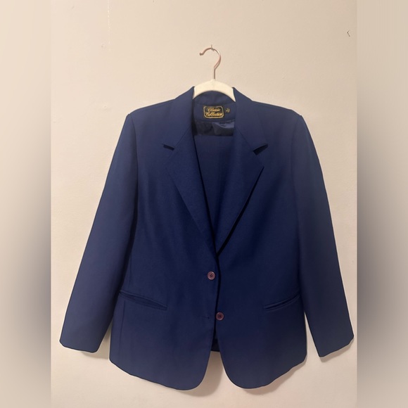 Elegant Classic Collection Navy Pant Suit - US Size 10 - Picture 3 of 4